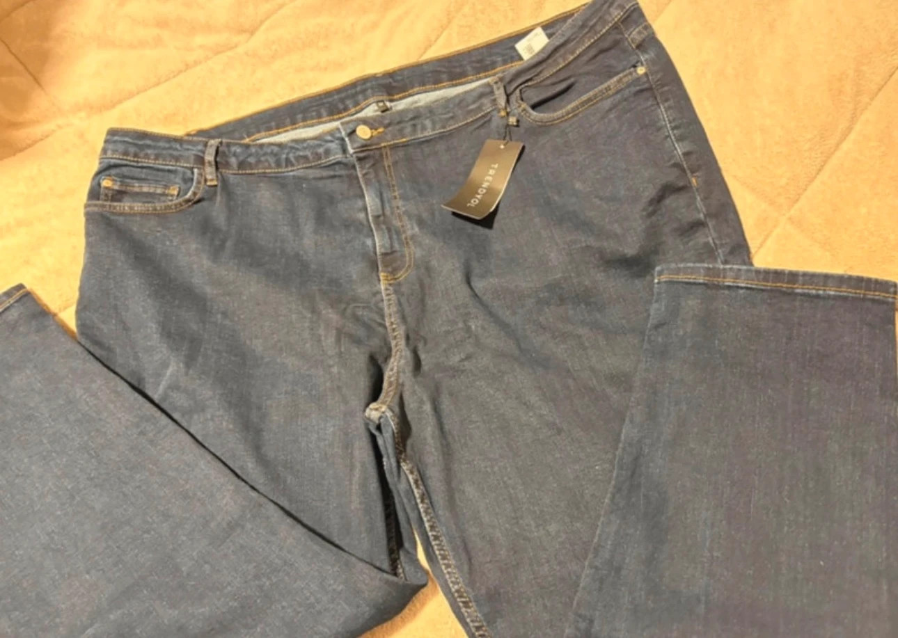 Pantalón vaquero Trendyol T. 54 / 7XL azul oscuro nuevo