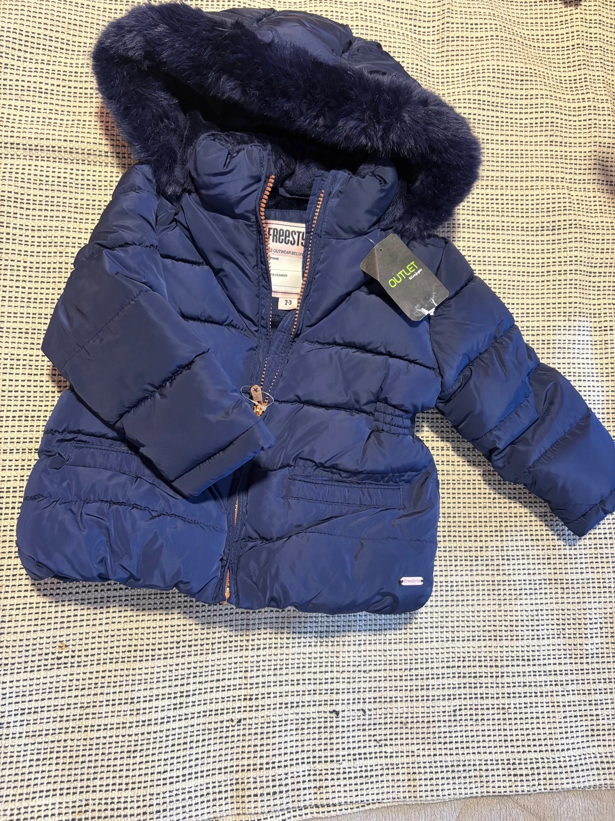 *Abrigo plumífero azul marino con capucha pelo Freestyle El Corte Inglés niña 2-3 años 98 cm