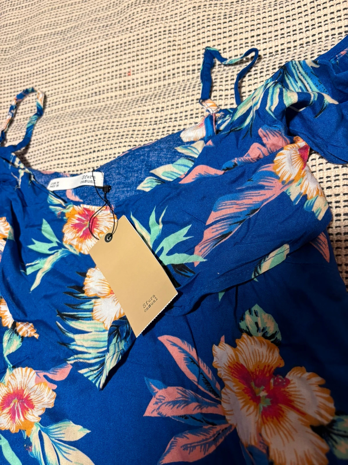blusa hombros descubiertos escote bardot con estampado tropical talla M – Sfera – taille M / 38 / 10 2