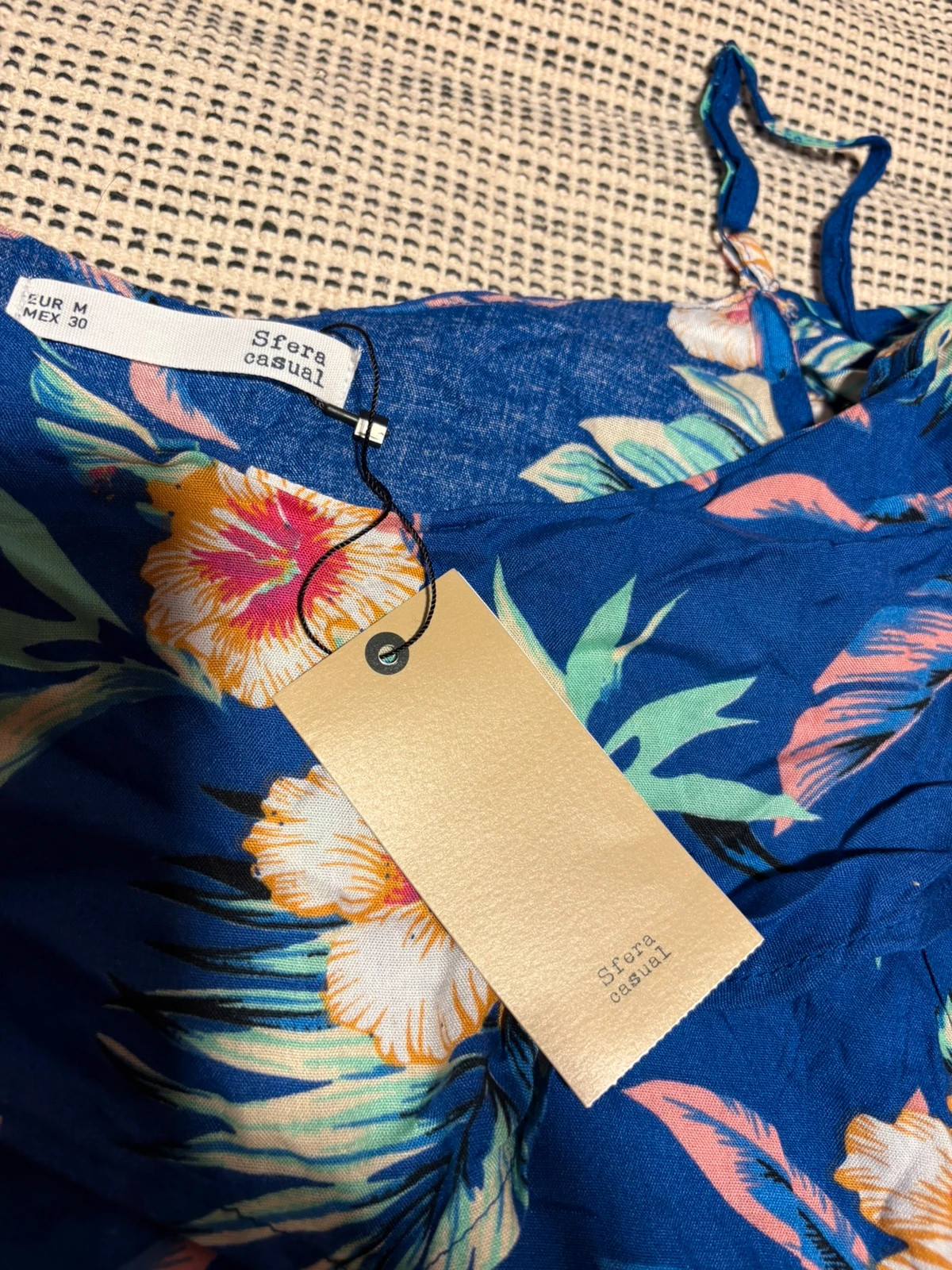 blusa hombros descubiertos escote bardot con estampado tropical talla M – Sfera – taille M / 38 / 10 3