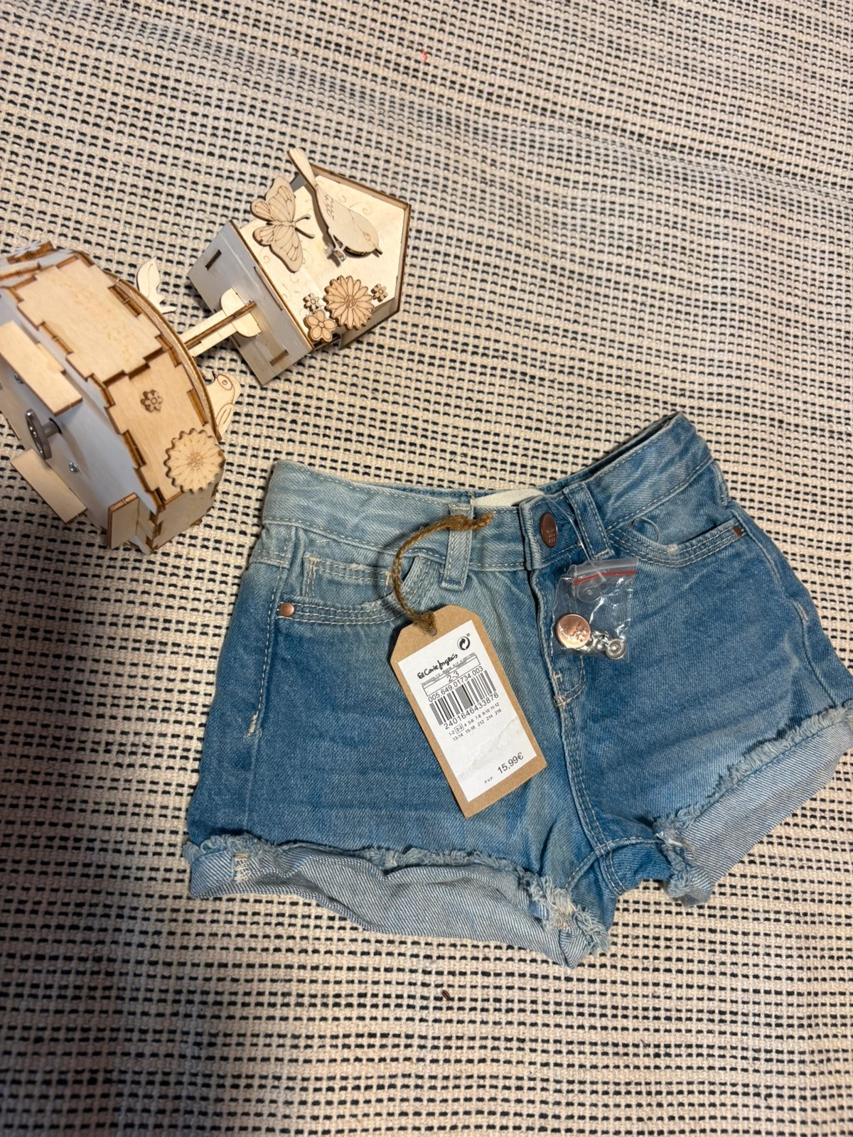 pantalones cortos vaqueros de niña, marca Brotes talla 2-3 años