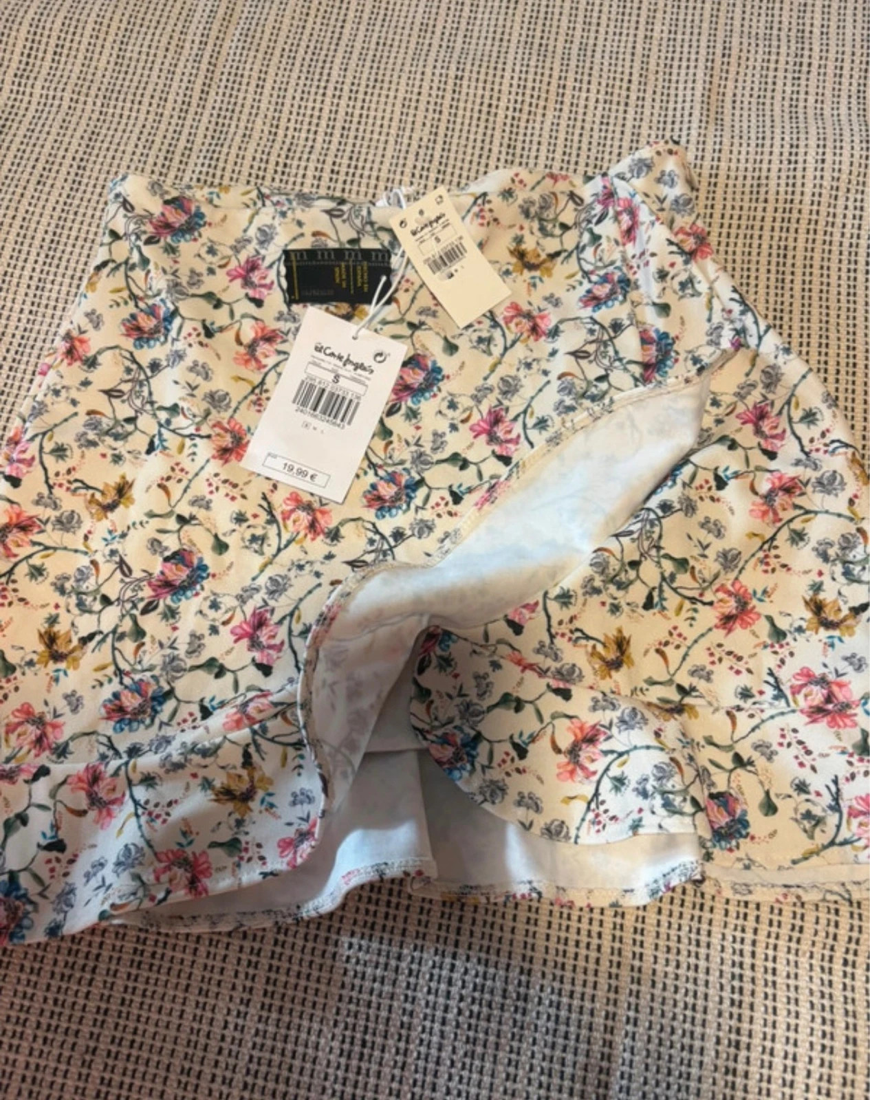 Falda mini con corte cruzado delantero y estampado floral – Green Coast – taille S / 36 / 8 3