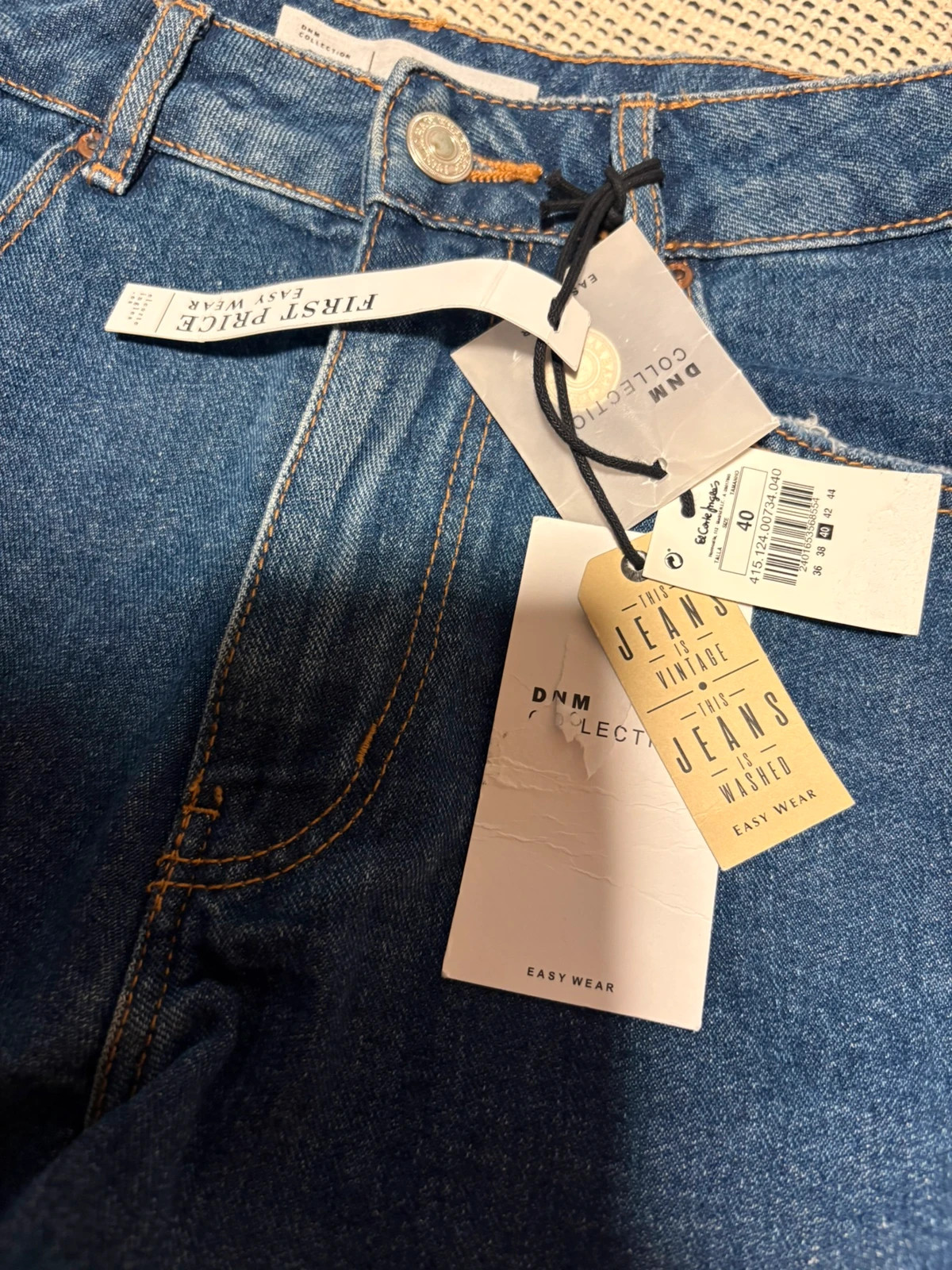 pantalones cortos vaqueros de tiro alto con bajo desflecado de la marca Easy Wear talla 40 – Easy Wear – taille L / 40 / 12 2