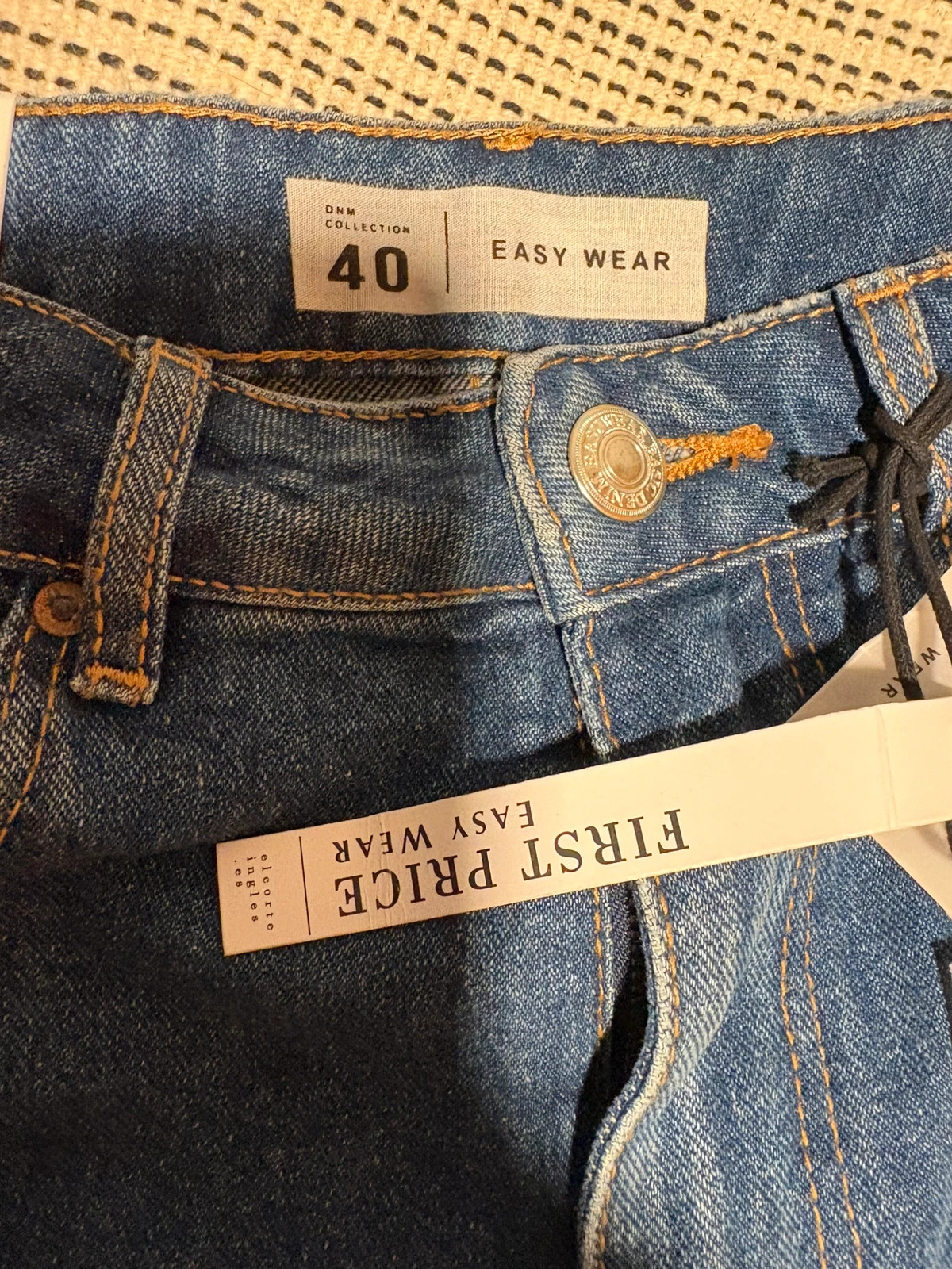 pantalones cortos vaqueros de tiro alto con bajo desflecado de la marca Easy Wear talla 40 – Easy Wear – taille L / 40 / 12 3