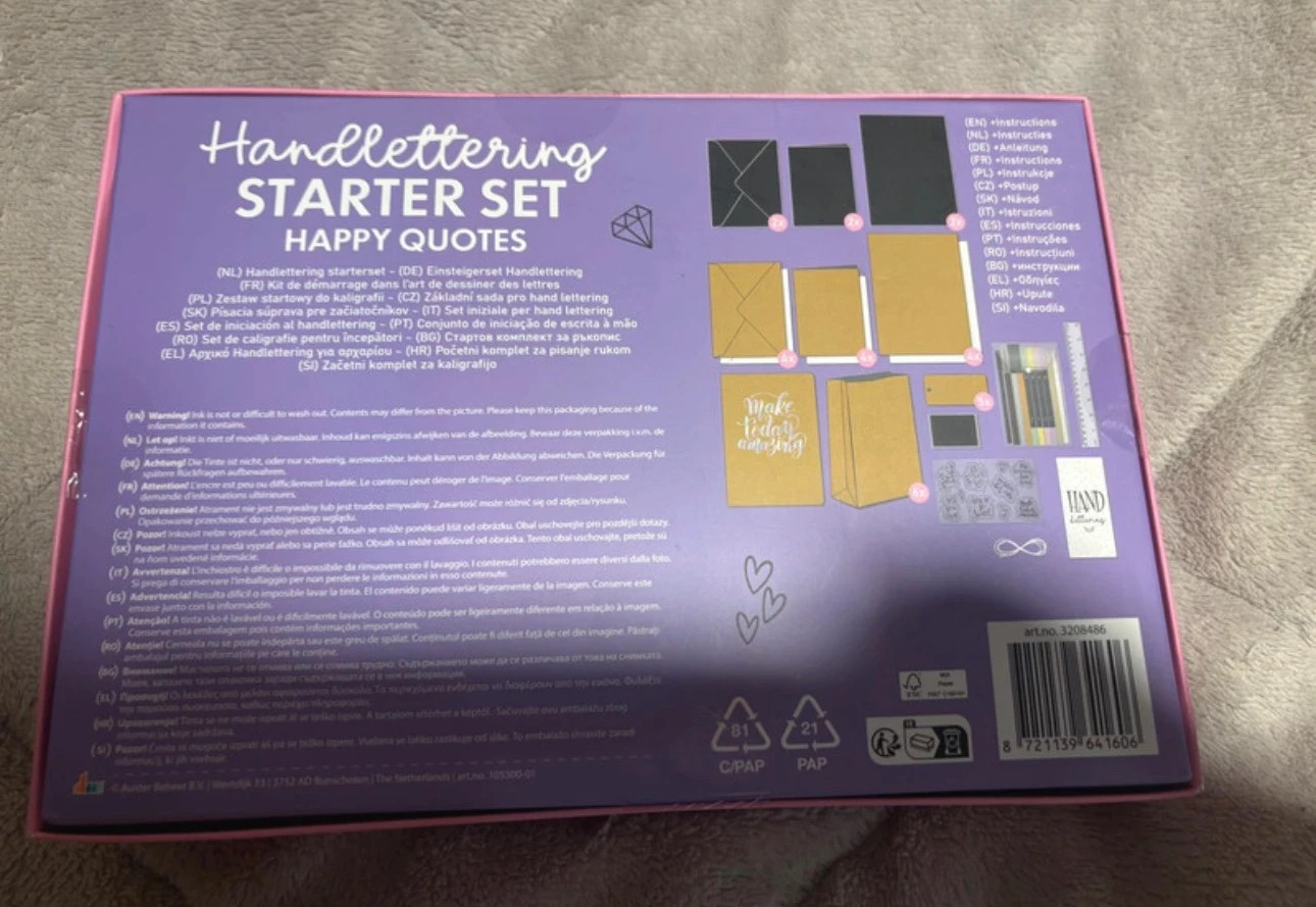 kit de inicio de caligrafía y lettering de la marca Craft World (amoi.act) – Action 3