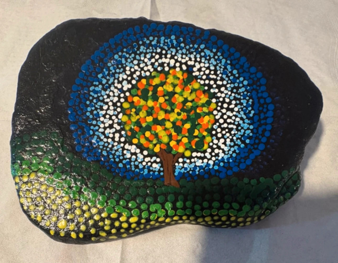 *Piedra Pintada Puntillismo "Árbol de la Vida" Pierre Peinte Dot Art Painted Rock – Hecho a Mano 2