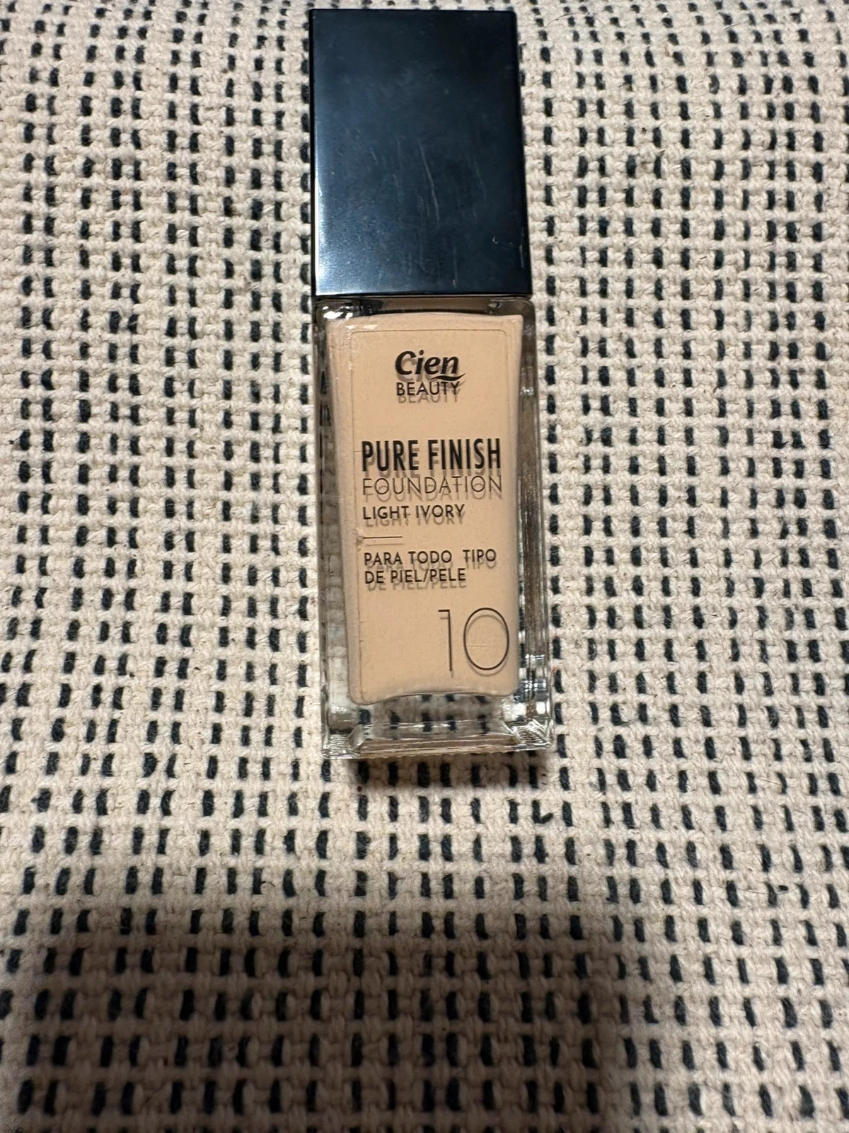 base de maquillaje Cien Beauty Pure Finish en el tono 10