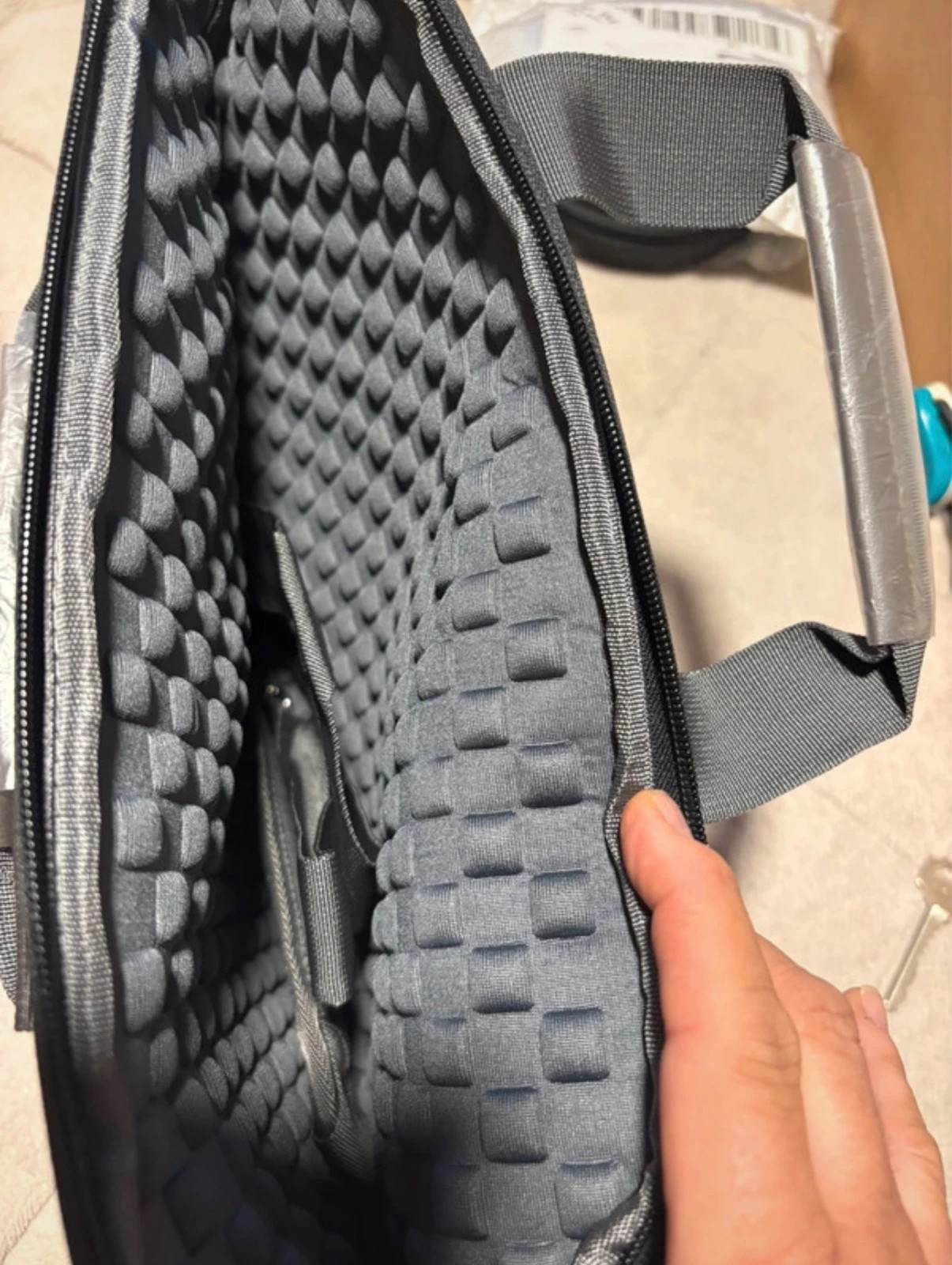 * Funda / Maletín Portátil 15.6" Acolchado Antigolpes | Laptop Bag 15,6" Grey (d) – Local 2