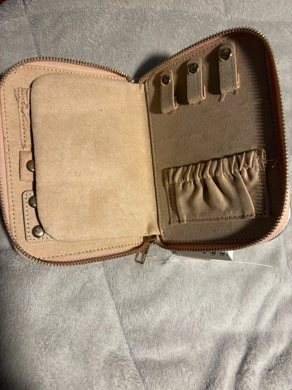 Estuche para instrumentos manicura (amoi.act) – Action 4