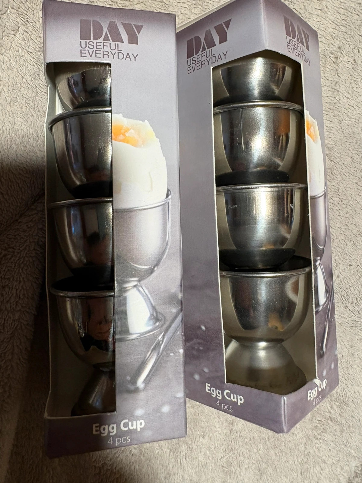 Pack de 2 juegos de 4 portahuevos acero inoxidable DAY (amoi.act) – DAY 4