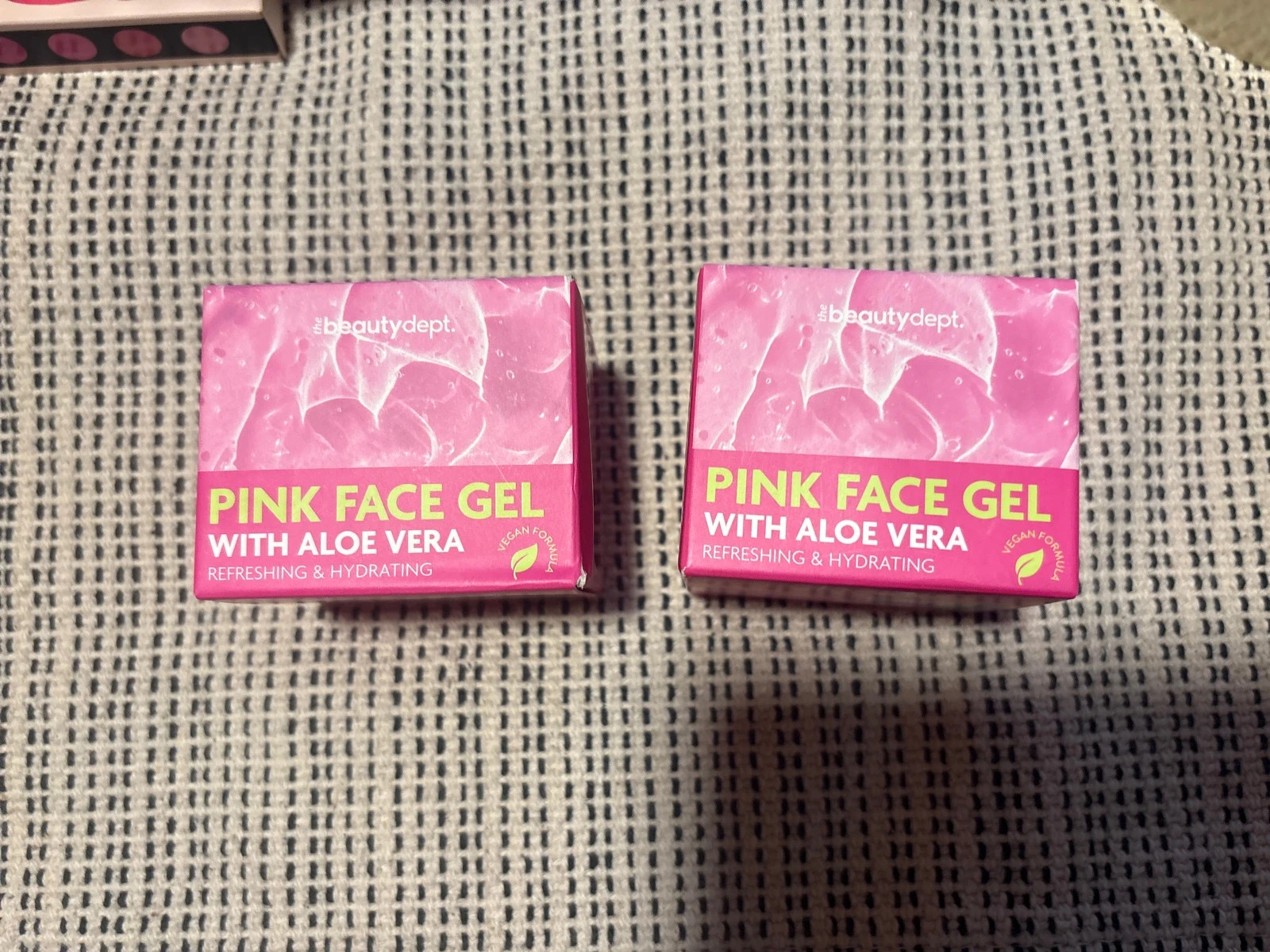 Pack de 2 Pink Face Gel with Aloe Vera de la marca The Beauty Dept (amoi.act)2