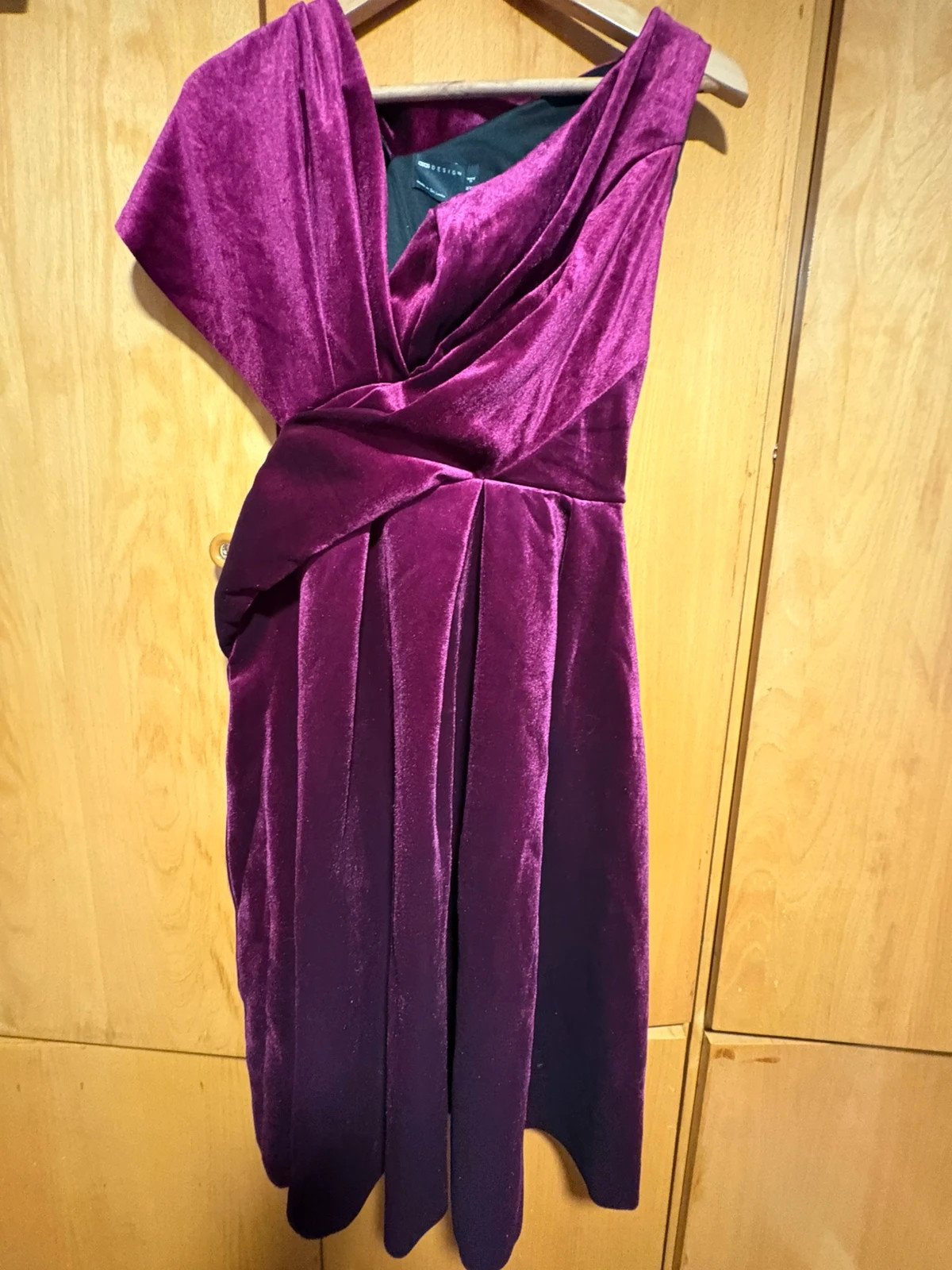 vestido talla 36 de terciopelo color magenta con escote drapeado de ASOS Design (aml.h)