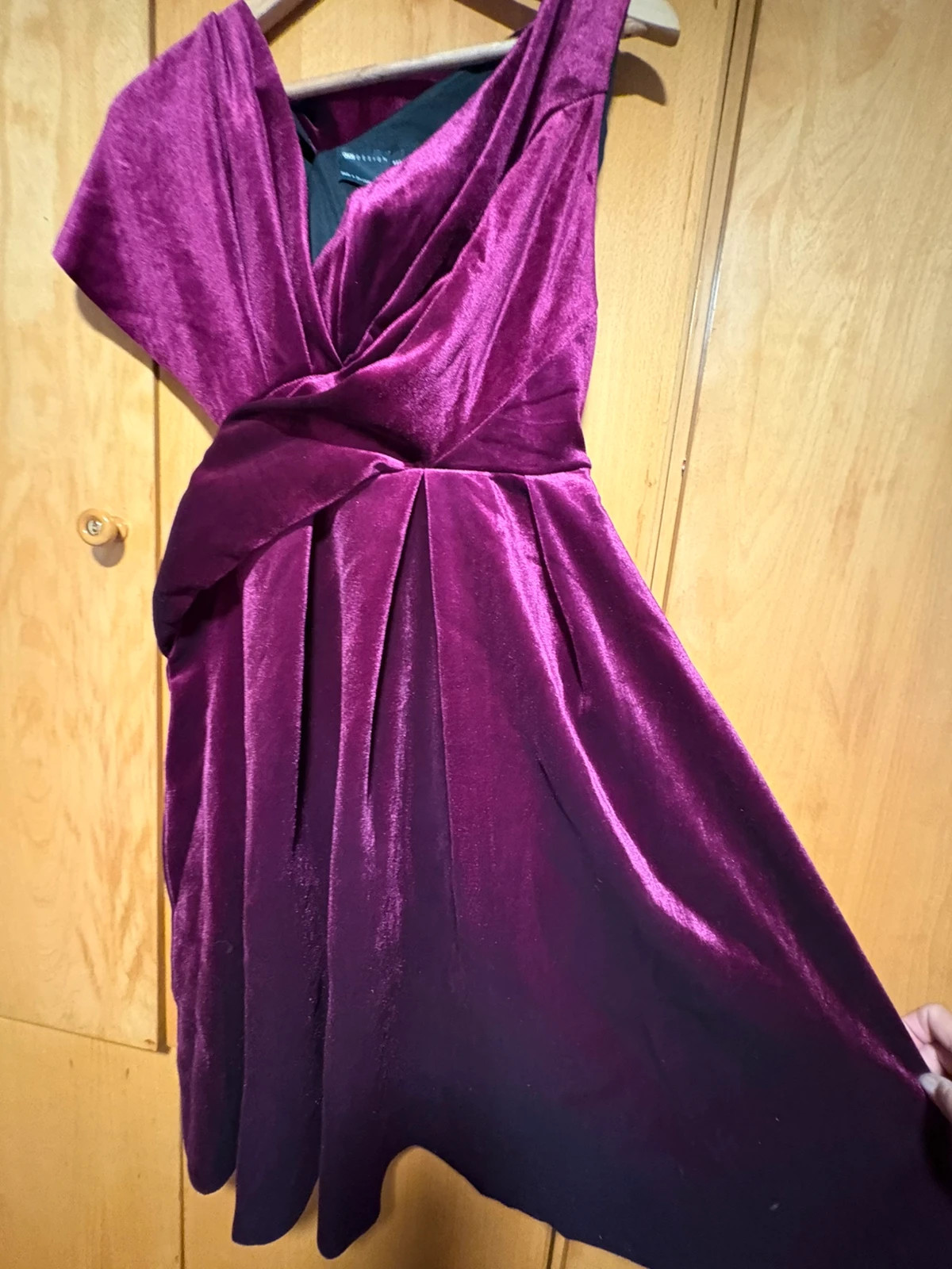vestido talla 36 de terciopelo color magenta con escote drapeado de ASOS Design (aml.h) – ASOS Design – taille S / 36 / 8 5