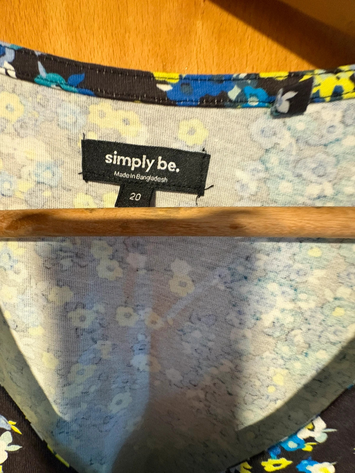 Camiseta cuello pico de simple be (amoi.d) – Simply Be – taille 4XL / 48 / 20 2
