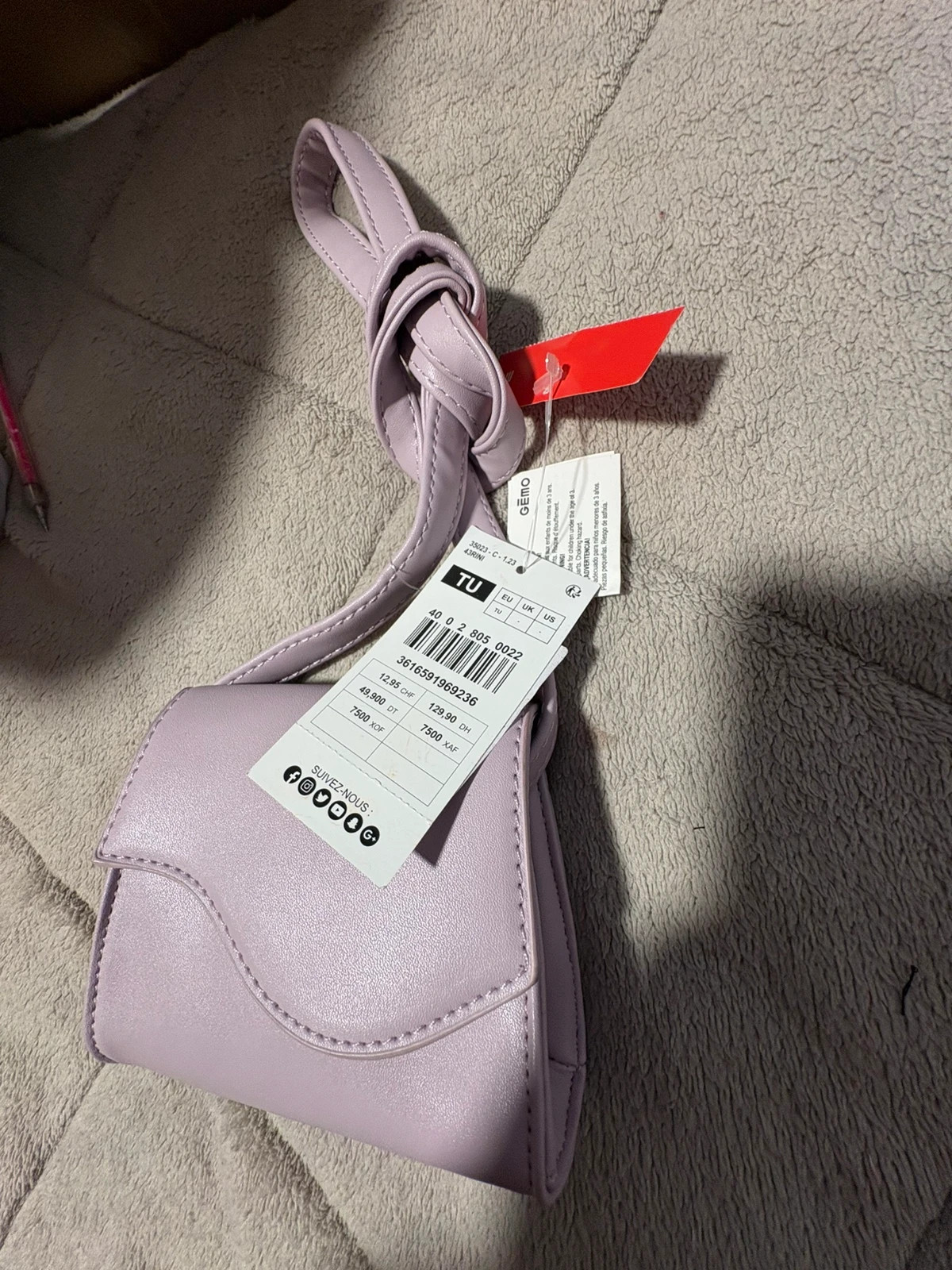 Bolsito lila Gémo con velcro (amoi.c) – Gémo