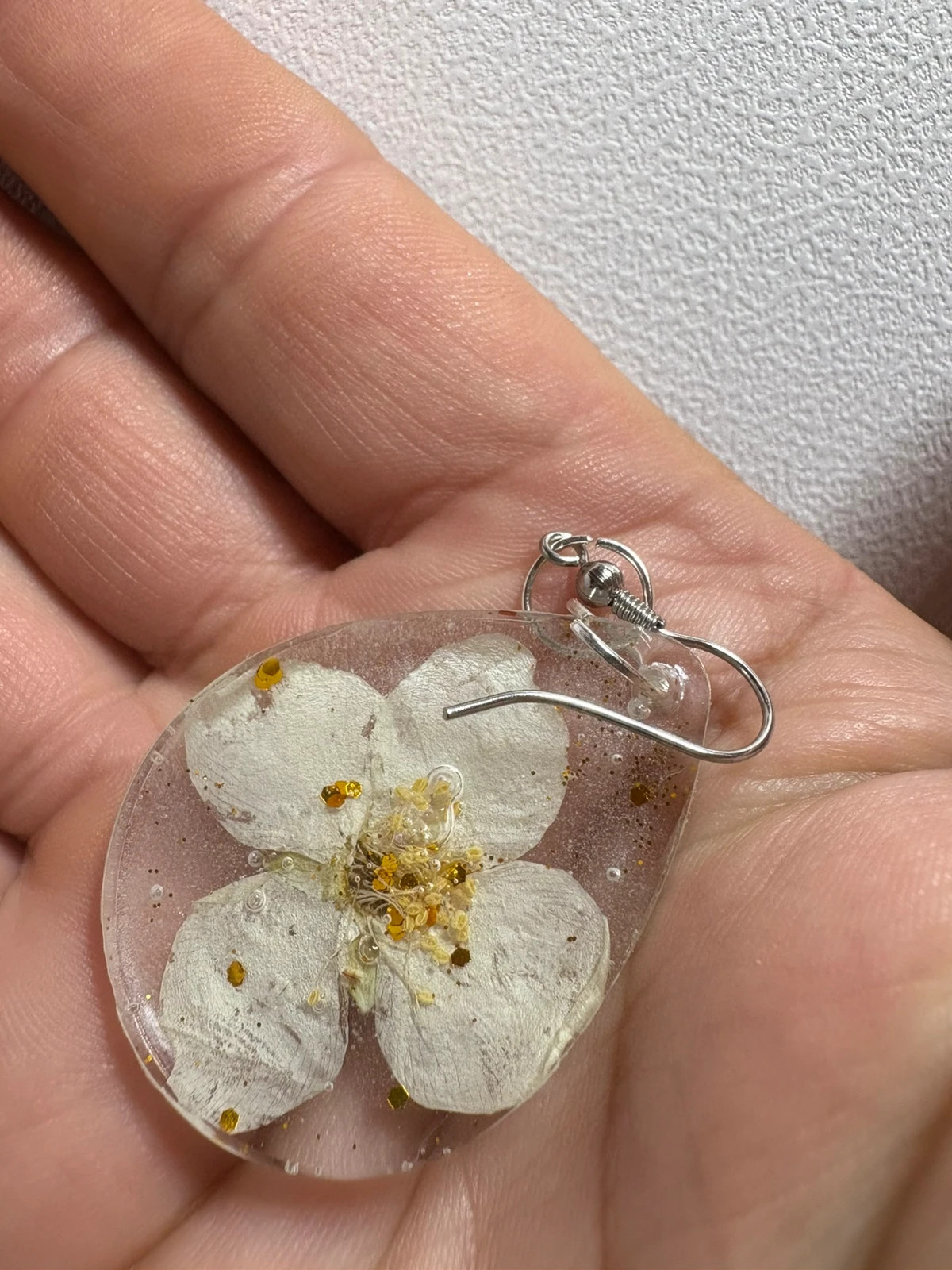 Pendientes flor de Filadelfo (amoi) – Mano 5