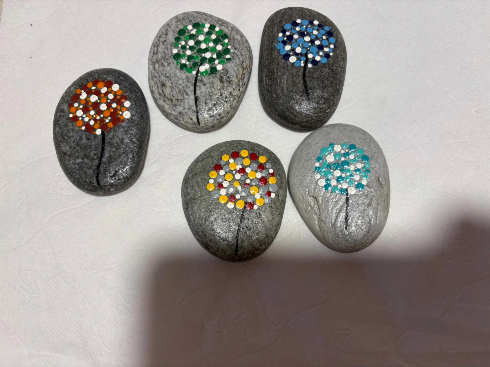 Piedras Arbolitos de colores (amoi)