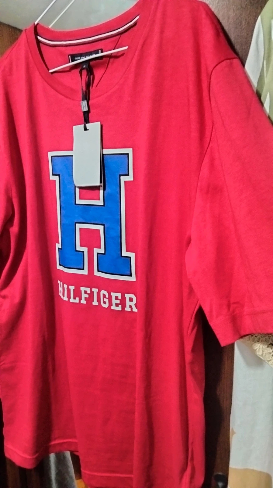 Camiseta roja de Tommy Hilfiger talla XL (jl.L) – Tommy Hilfiger – taille XL