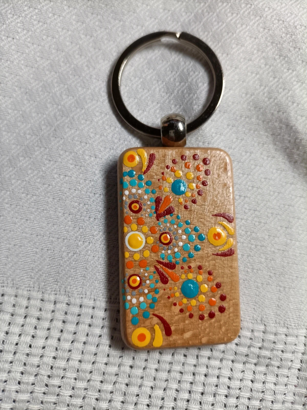 Llavero de madera pintado a mano puntillismo (amoi°a) – Pintado a mano 3
