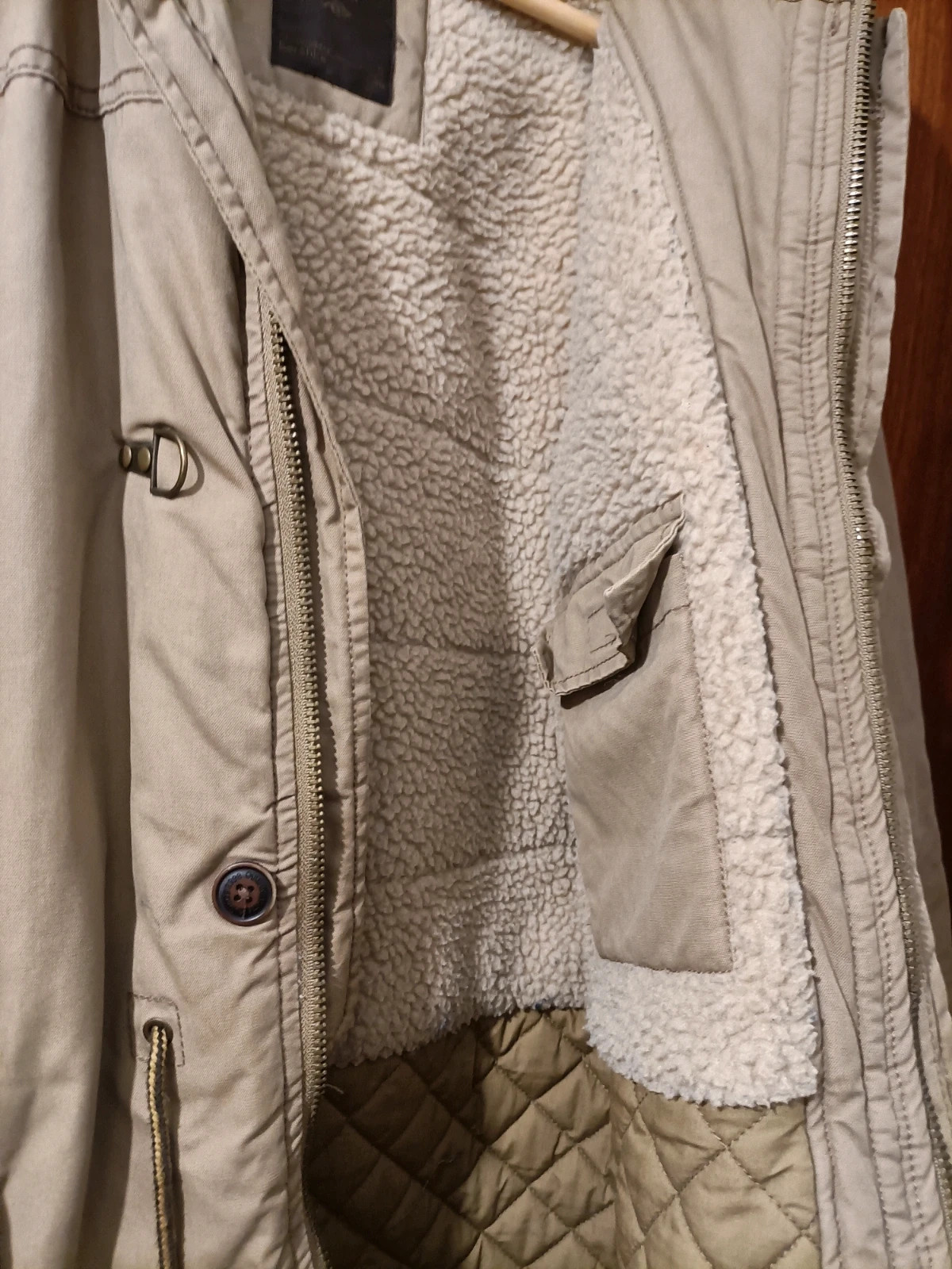 Cazadora Bershka con capucha y interior borreguillo talla S (dil) – Bershka – taille S 4