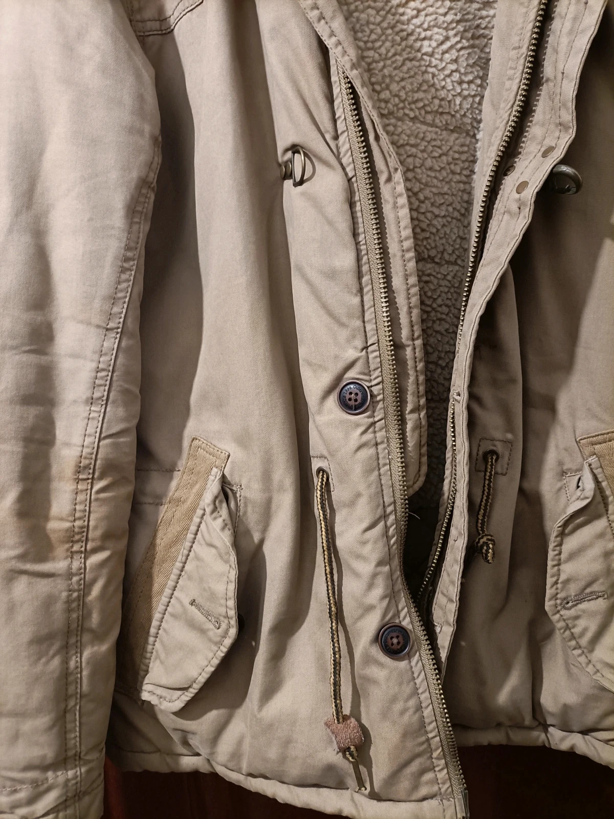Cazadora Bershka con capucha y interior borreguillo talla S (dil) – Bershka – taille S 3
