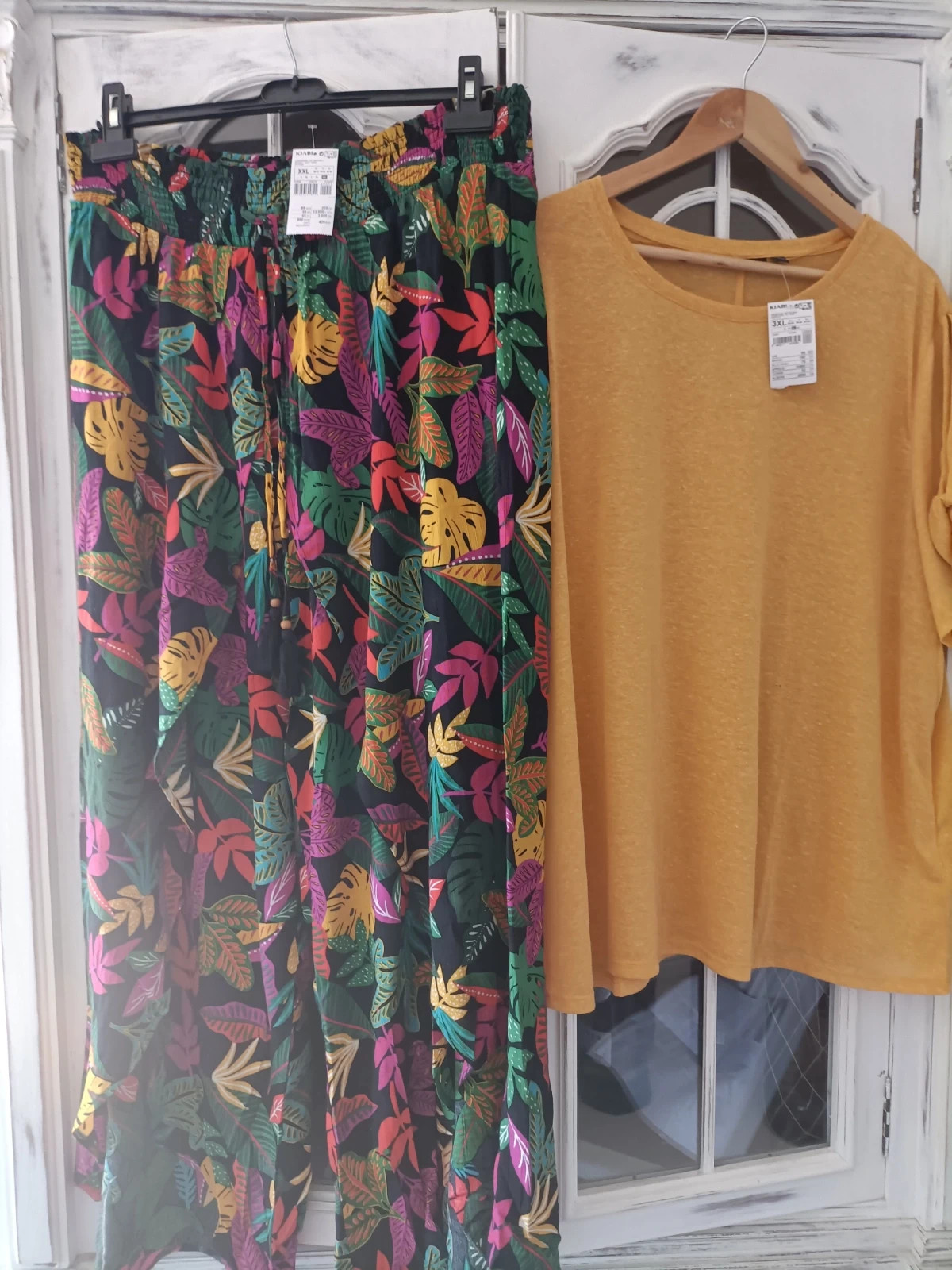 Conjunto Kiabi pantalón floreado XXL y camiseta 3XL (amoi.ZC) – Kiabi – taille XXL / 44 / 16 3