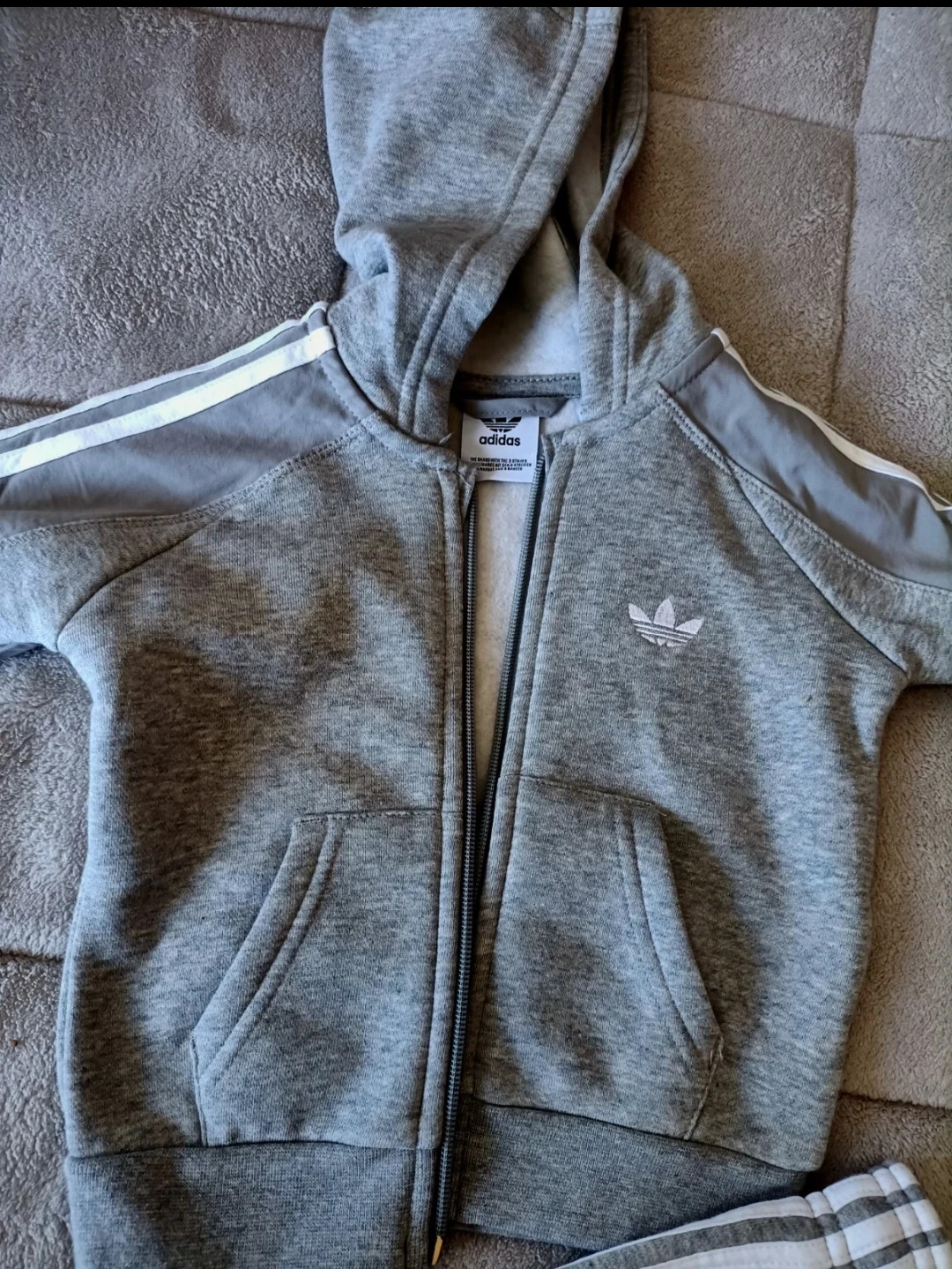 Survêtement Adidas Outline Hoodie gris et blanc taille 9-12 mois (amsl.11) – adidas – taille 9-12 mois / 74 cm 2