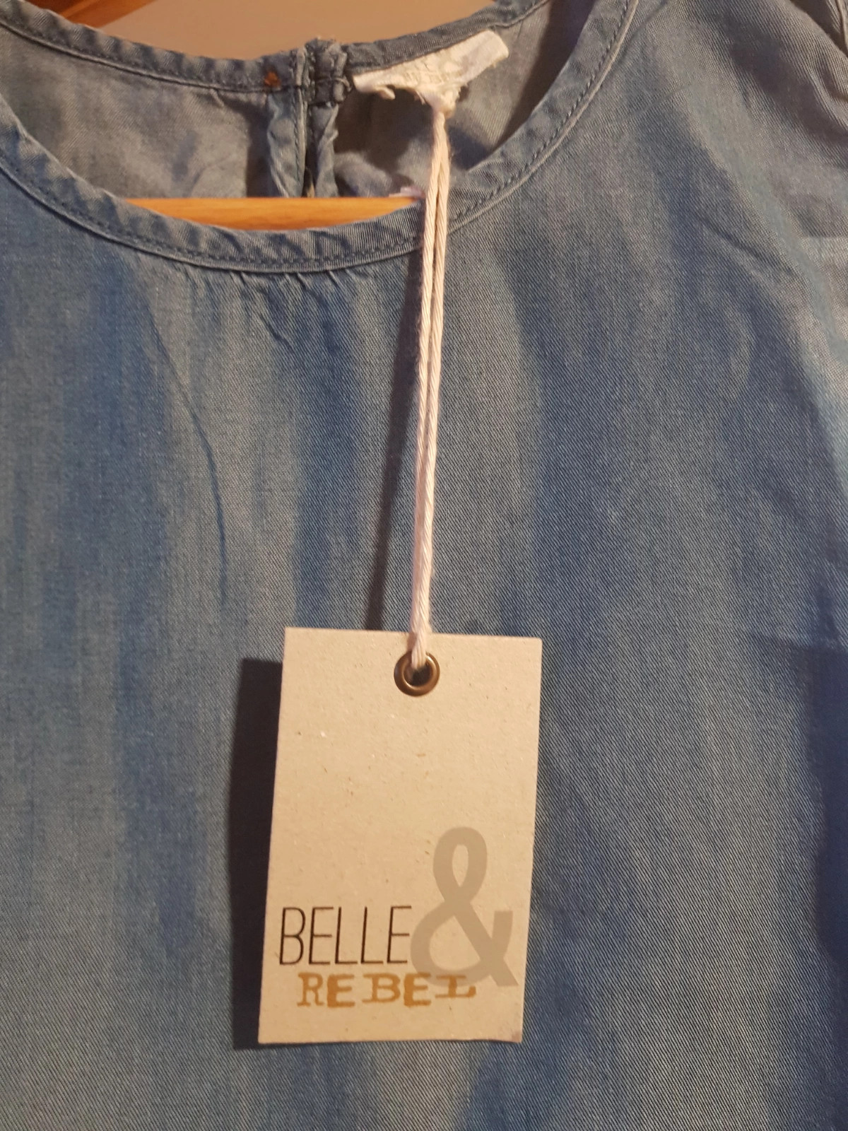 Top neuf taille XXS Belle & Rebel (amsl) – Belle & Rebel – taille XXS / 32 / 4 2