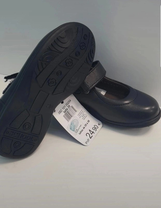 Merceditas de piel negras de la marca Dombi talla 25 (amsl)(3)