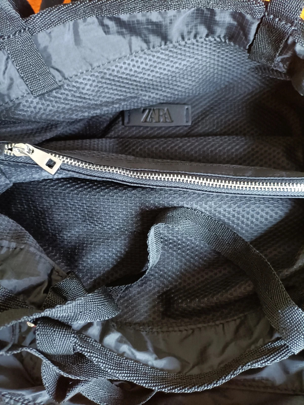 Bolso de Zara negro (amoi.e) – Zara 4