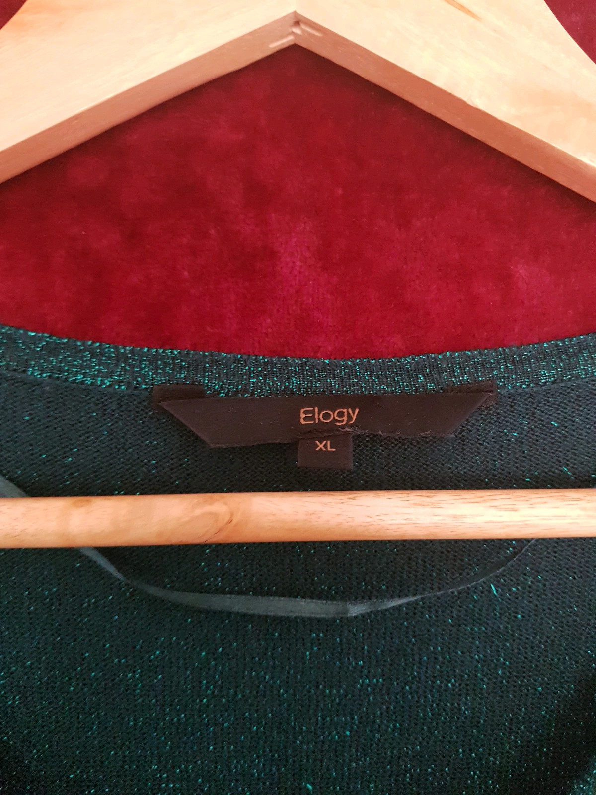 Pull a paillettes col V taille XL de la marque Elogy – Elogy – taille XL / 42 / 14 4