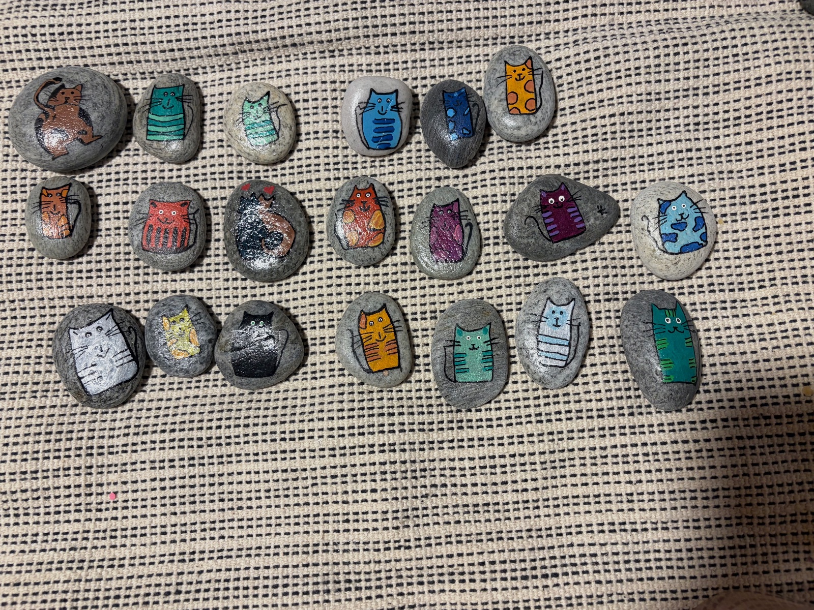 Lote de 20 piedras pintadas a mano gatitos decorativos – Eram 4