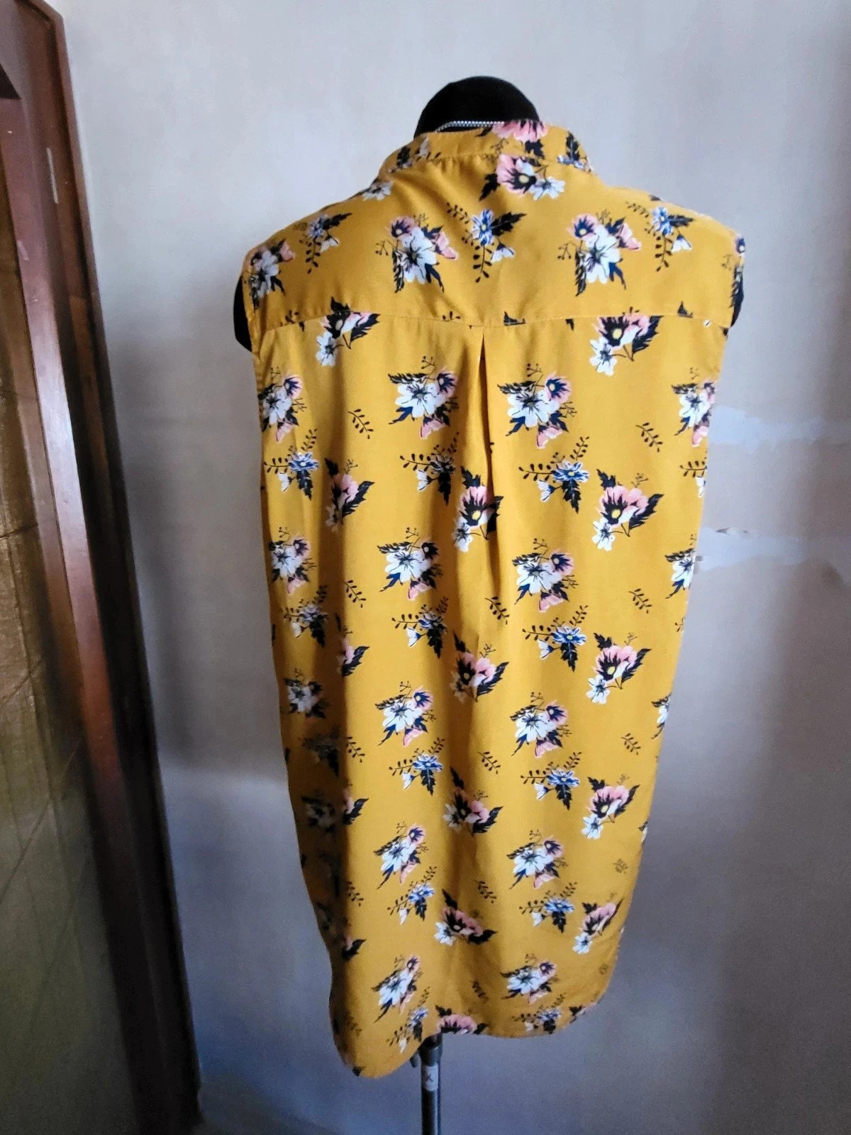 Blouse fleurie moutarde sans manches n166 – Zeeman – taille XXL / 44 / 16 2