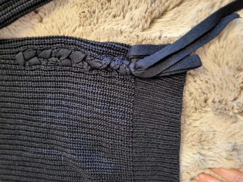 Pull noir Influx avec lacet sur le côté – 0138 – Noir – taille M / 38 / 10 2