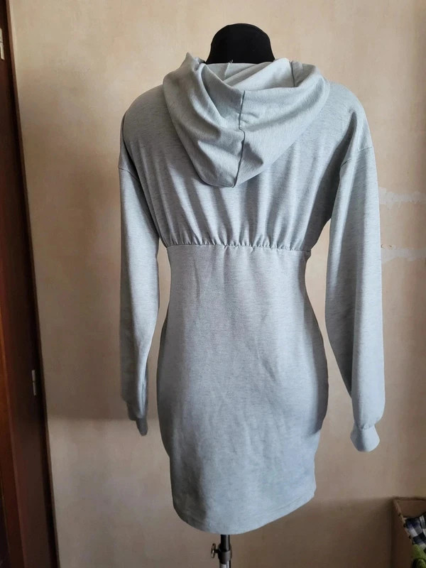 Sweat à capuche robe cintrée n188 – Shein – taille S / 36 / 8 2