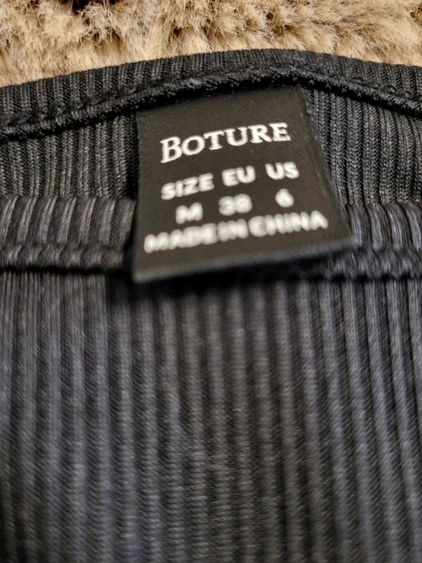 Top noir côtelé avec nœud satiné blanc –n0139 – Boture – taille M / 38 / 10 2