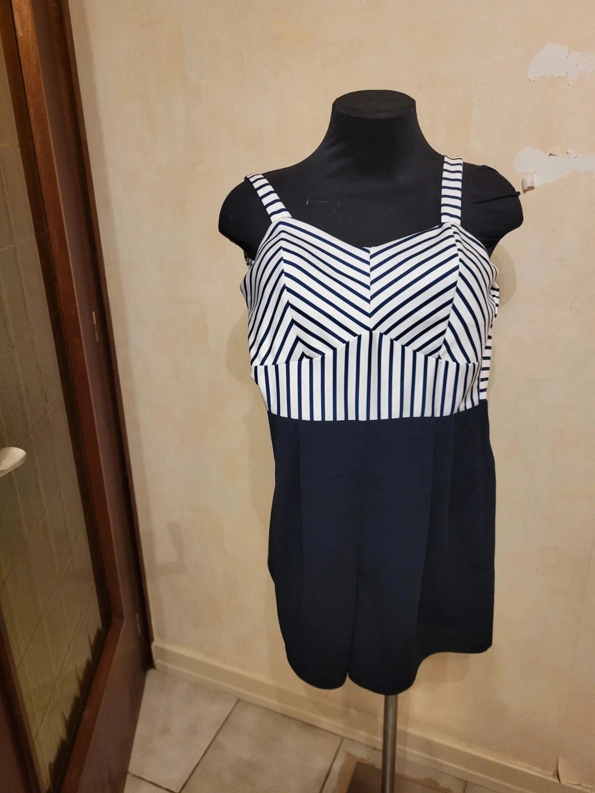 Jolie combinaison short n163