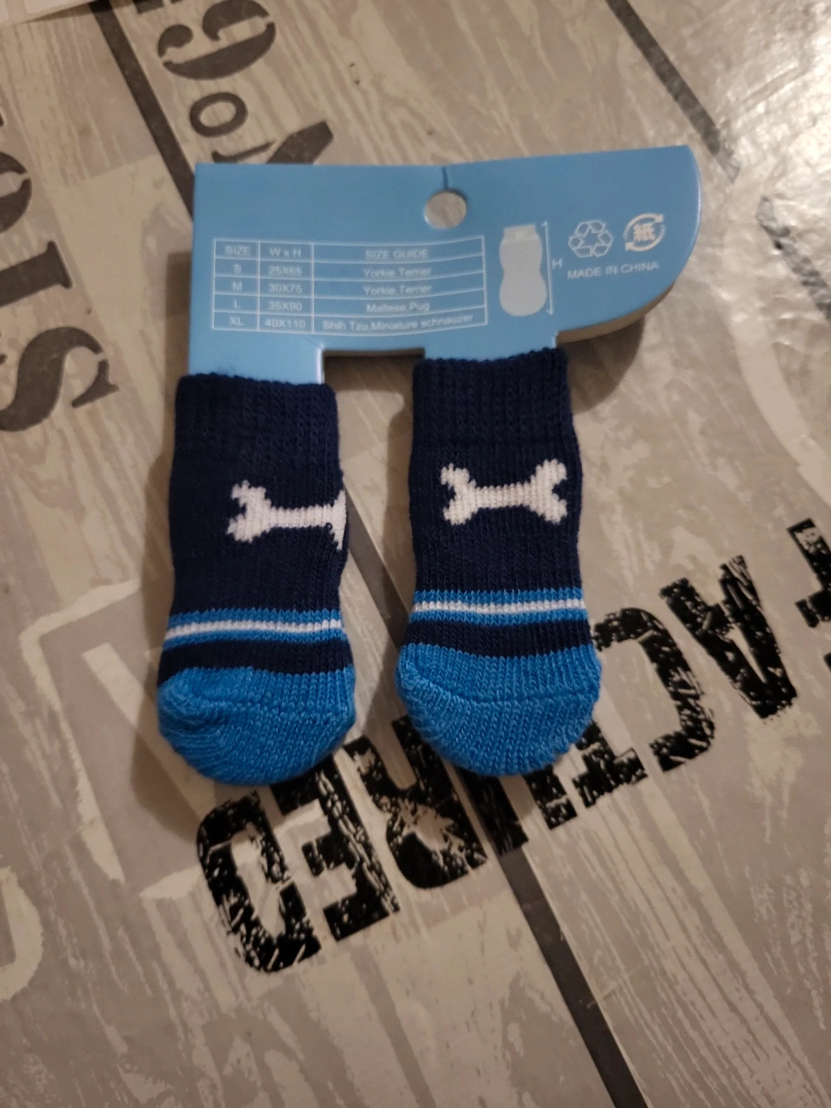 Chaussettes antidérapantes pour chien – Taille M – n29 – nonskid – taille M