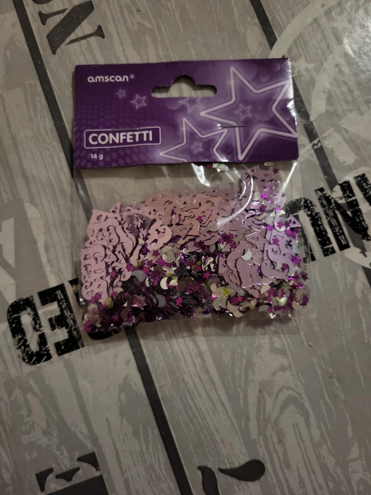confetti n23 – Confetti