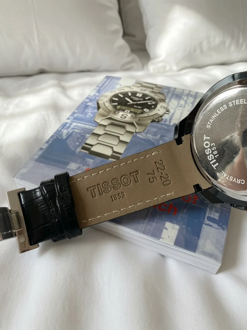 Montre chronographe cadran noir bracelet cuir 2