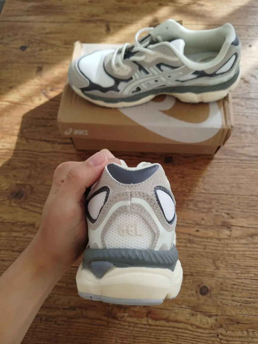 White Athletic Sneakers 2