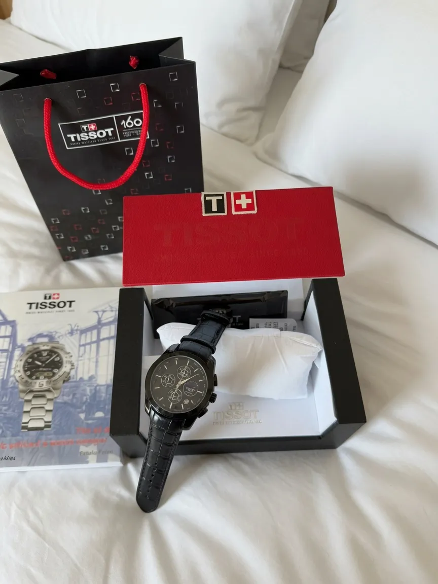 Montre chronographe cadran noir bracelet cuir 4