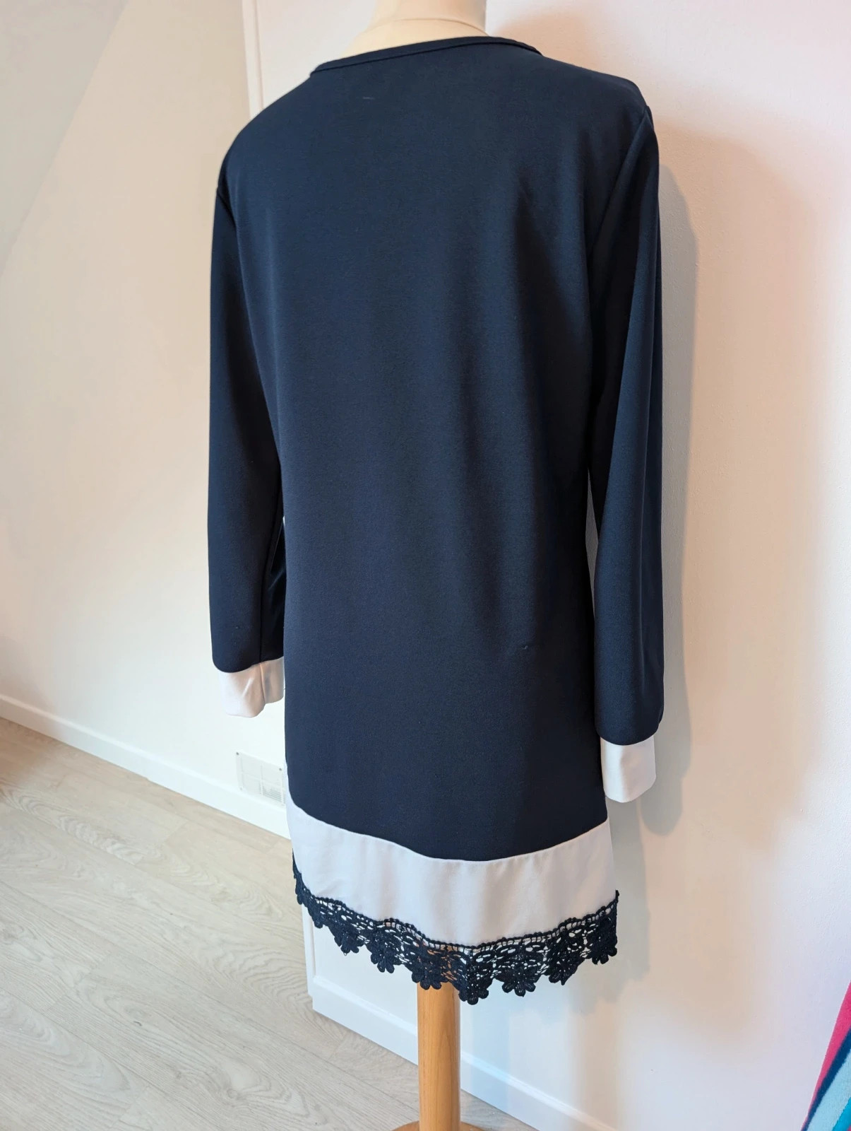 Petit robe 👗 bleue marine et blanc / Taille M – Shein – taille L / 40 / 12 4