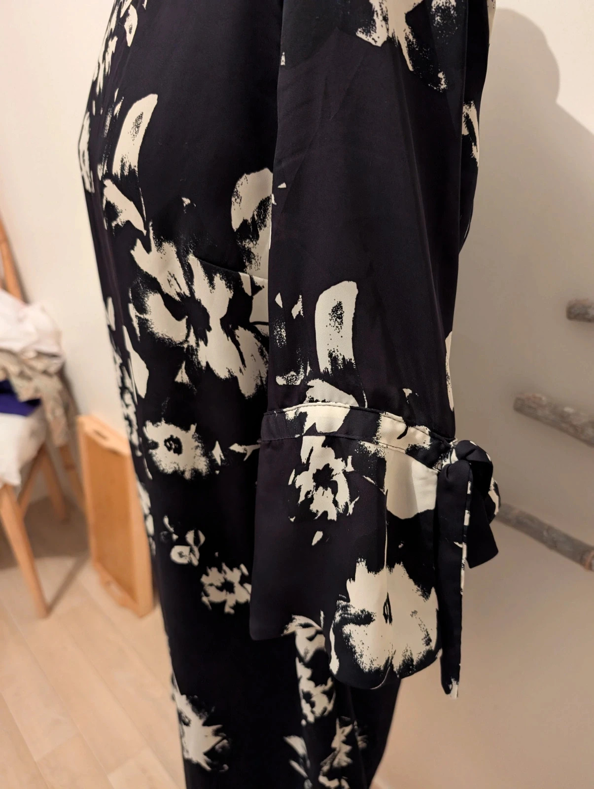 Robe noire imprimé fleurs / Taille 42 / H&M – H&M – taille XL / 42 / 14 3