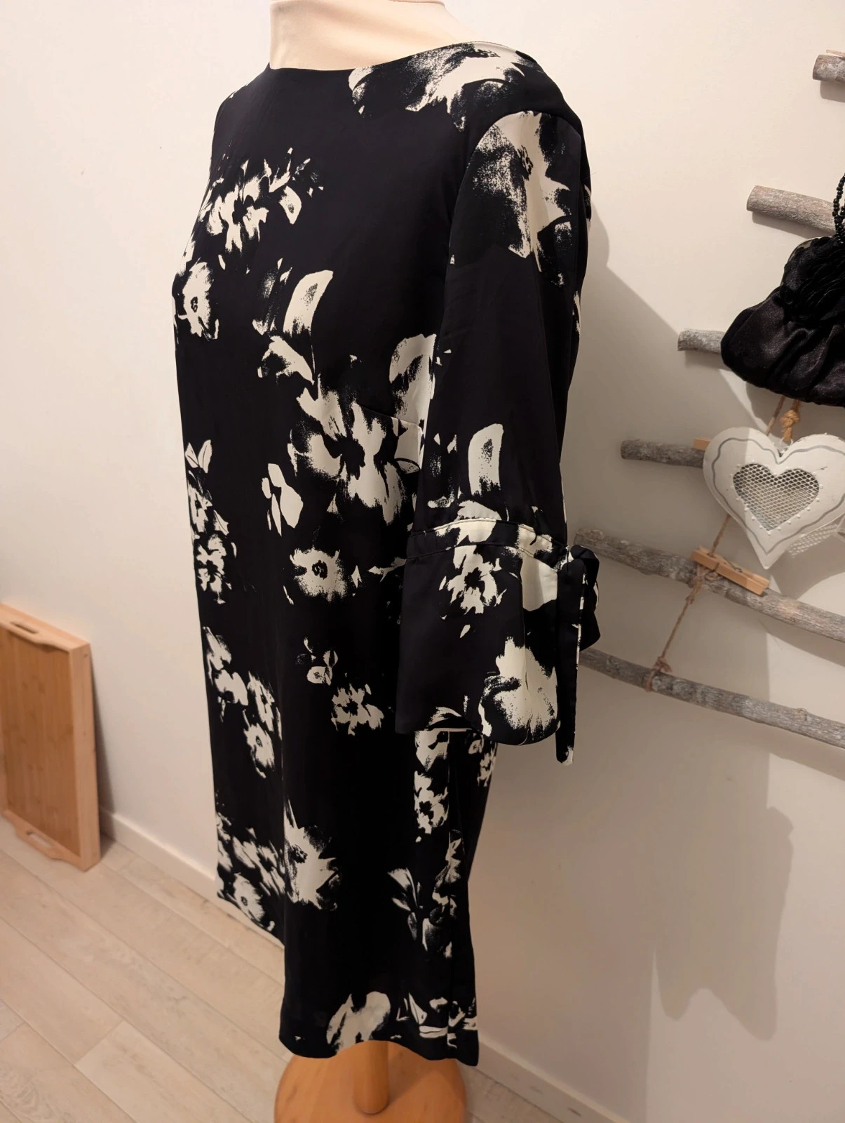 Robe noire imprimé fleurs / Taille 42 / H&M – H&M – taille XL / 42 / 14 4