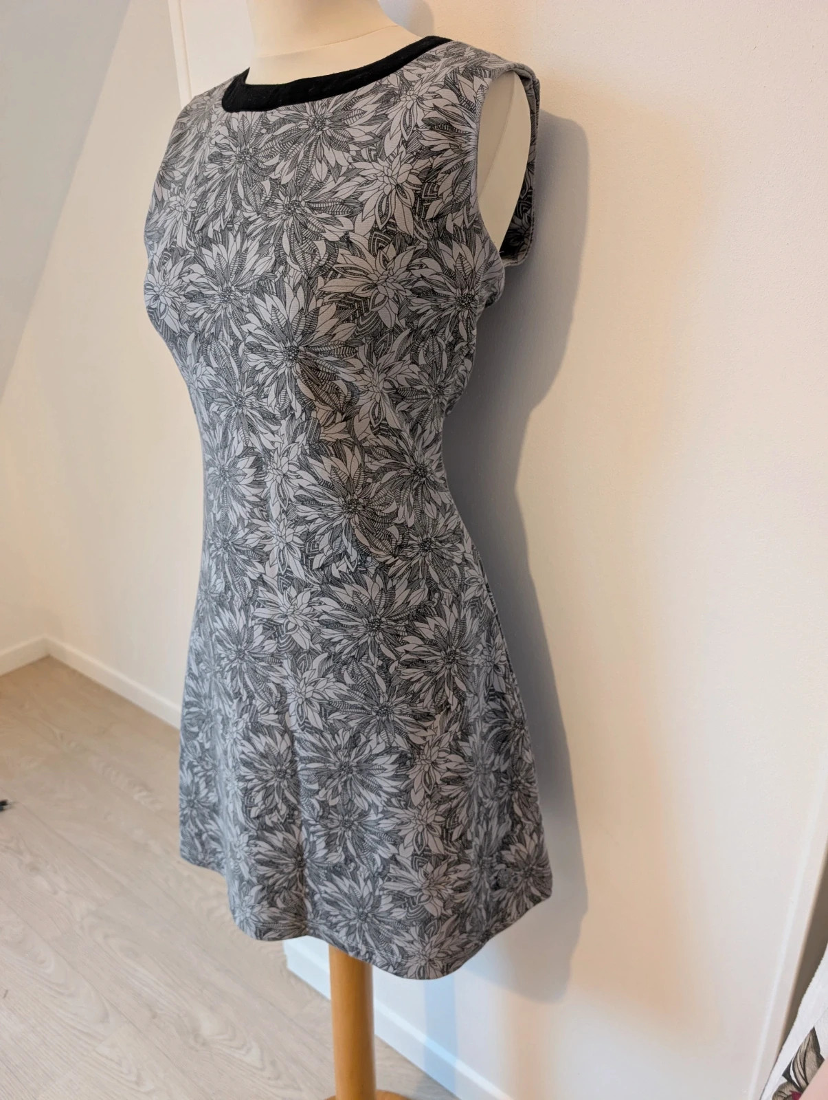 Robe automne hiver / gris noir / Taille M / Marque Smash – smash – taille M / 38 / 10 2