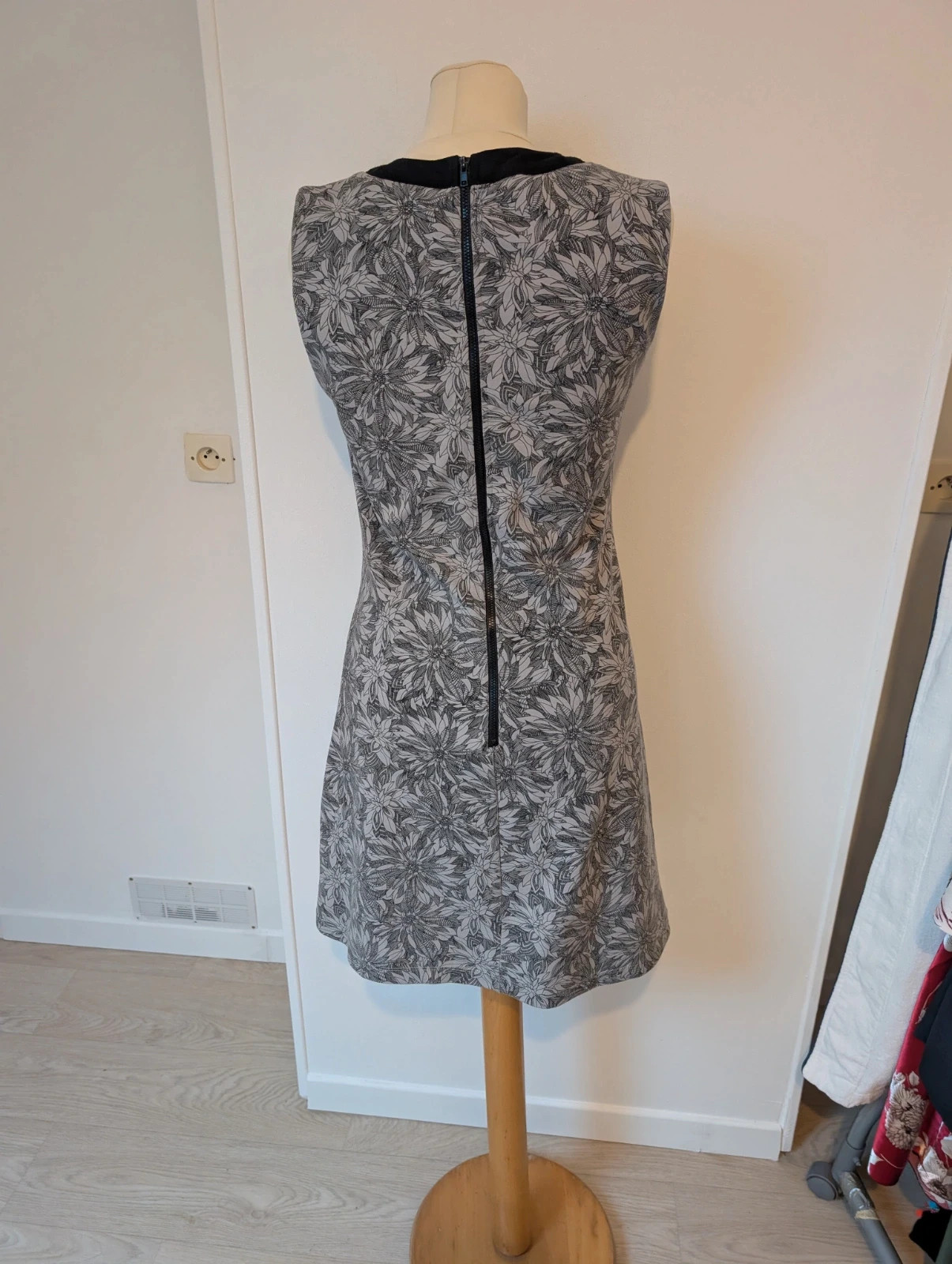 Robe automne hiver / gris noir / Taille M / Marque Smash – smash – taille M / 38 / 10 4