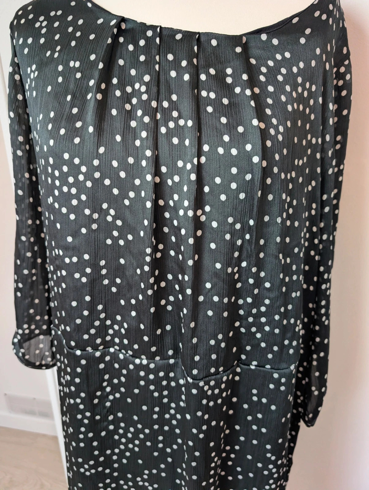 Robe noire à pois / Taille 46 /. Marque Julie Guerlande – Julie Guerlande – taille XXXL / 46 / 18 4