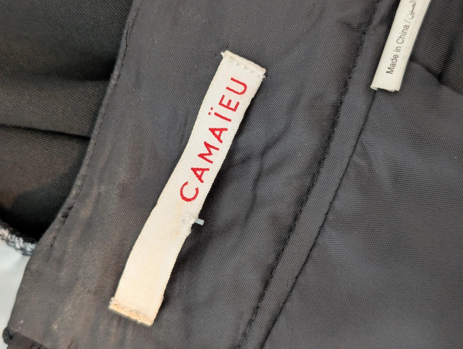 Petite jupe noire / camaïeu / Taille 40 – Camaïeu – taille L / 40 / 12 5