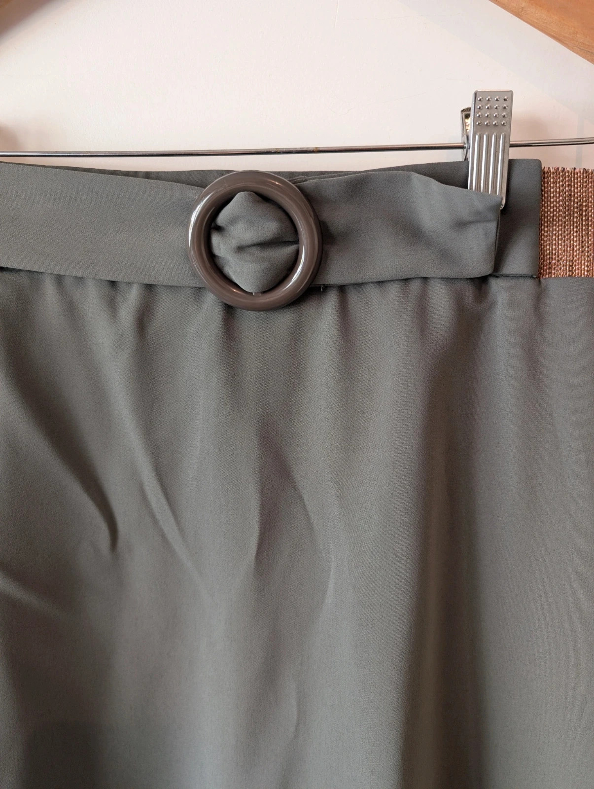 Jupe courte kaki , chic , Taille 46 de chez Grain de Malice – Grain de Malice – taille XXXL / 46 / 18 3